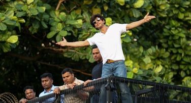 Shah Rukh Khan Gets Threat Call From Chhattisgarh, Mumbai Police File Case