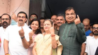 Nitin Gadkari and kin vote in Nagpur, says BJP will cross 400 LS seats