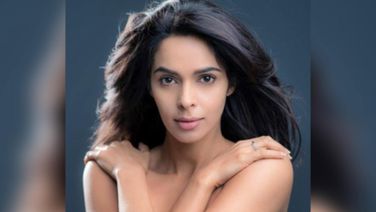 When Mallika Sherawat Was Harassed By A Bollywood Hero Knocking Her Door At Midnight