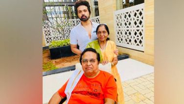 Himesh Reshammiya's Father, Veteran Music Director, Vipin Reshammiya Passes Away