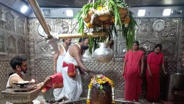 MP: Galantika tied for continuous Jalabhishek of Lord Mahakal at Mahakaleshwar temple in Ujjain