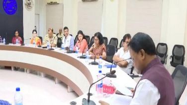 CM Majhi Chairs Meeting To Review Preparedness For Cyclone Dana