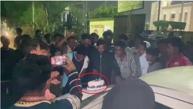 Bhubaneswar: Teens land in trouble after cutting his birthday cakes with sword