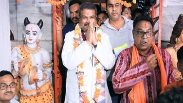 Union Minister Pradhan participates in Thala Utha ritual at Balunkeswar temple on Akshaya Tritiya