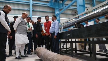 Rajnath Singh Visits Field Gun Factory In Kanpur, Takes Stock Of  Indigenous Defence Capabilities