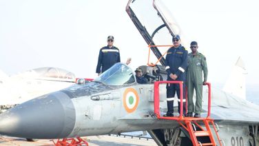 President Droupadi Murmu Witnesses Indian Navy Operations Onboard INS Vikrant