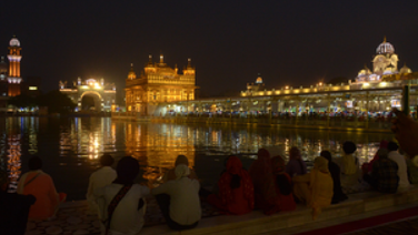 Devotees Pay Obeisance At Golden Temple To Mark 'Bandi Chhor Divas'