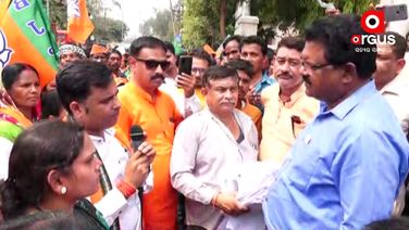 Jharsuguda BJP gheraos block officer over several demands