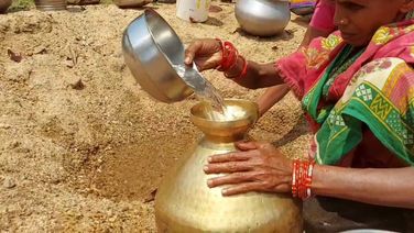 Rairakhol villagers depend on water pit to quench their thirst
