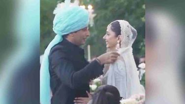 Pakistani Actress Mahira Khan Marries Beau Salim Karim In Dreamy Wedding