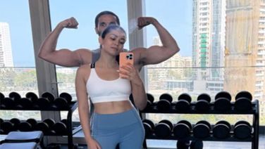 Shahid Kapoor Flaunts His Biceps As Wife Mira Clicks Picture From Their Joint Workout Session