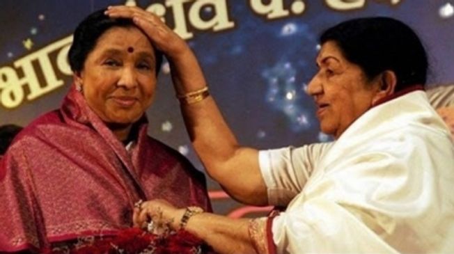 Asha Bhosle recalls Lata Mangeshkar's advice on tackling fear