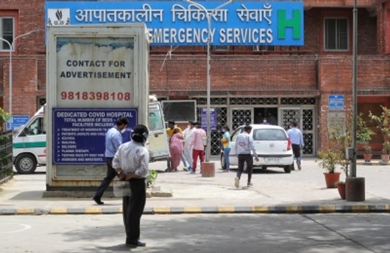 10 Omicron suspects admitted to Delhi's LNJP Hospital