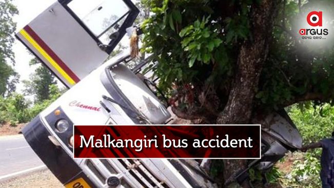 Passenger bus turns turtle in Malkangiri, 7 labourers critically injured