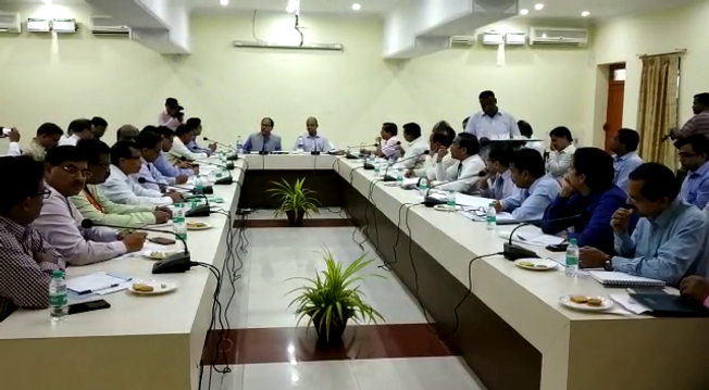 ବ୍ୟାଙ୍କିଂ ସେବା ସମୀକ୍ଷା: ଓଡ଼ିଶା ଆପଣାଇବ କେରଳ ମଡ଼େଲ, କମ୍ ଦସ୍ତାବିଜ୍‌ରେ ମିଳିବ ଇନସ୍ୟୁରାନ୍ସ