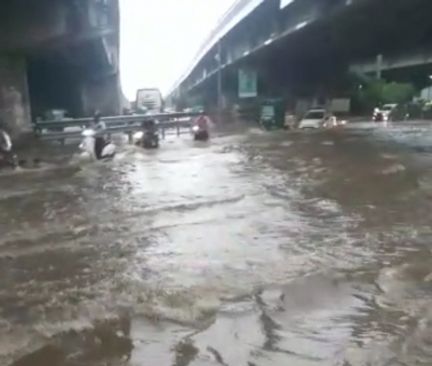 Heavy rain leads to waterlogging, traffic jams in Gurugram