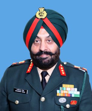 Lt Gen Manjinder Singh takes over as Western Command chief