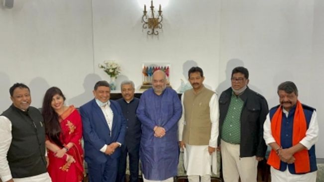Shah's masterstroke: 5 Trinamool leaders join BJP even as minister defers visit