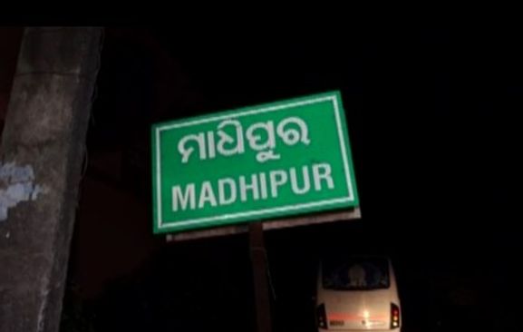 Bombs hurled in poll-bound Pipili again, this time in Madhipur