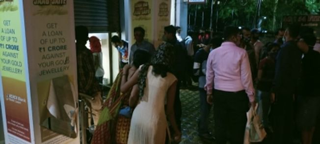 Axis Bank manager loots ICICI branch, kills officer