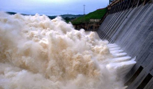 Hirakud Dam releases floodwater through 10 gates now