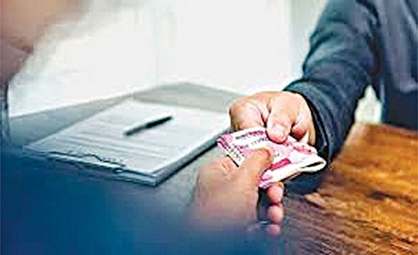 RI caught red-handed while accepting Rs 3,000 bribe