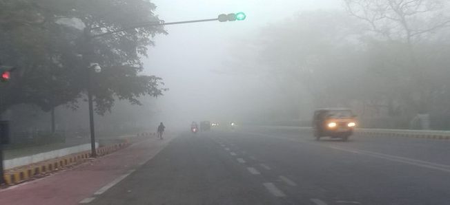 ରାଜଧାନୀରେ ସକାଳୁ ଘନ କୁହୁଡି