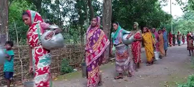 Far from development, the primitive tribe of the Khadiya community