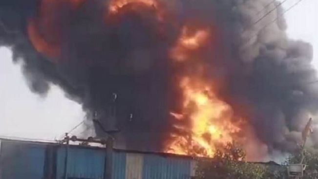Uttar Pradesh: Fire breaks out at chemical factory in Meerut