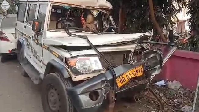 Hyva-Bolero Head On Collision; 1 Dead 6 Injured In Bhadrak