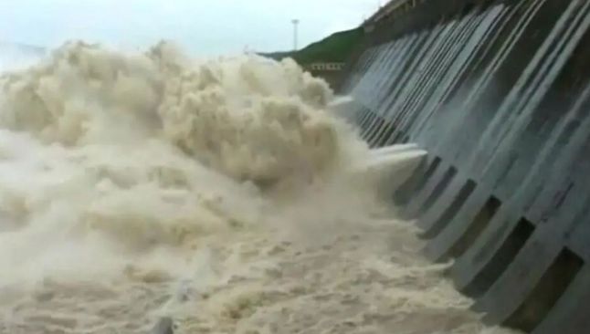 Again  the 8 gates of hirakud opened. Water is being drained through a total of 10 gates.