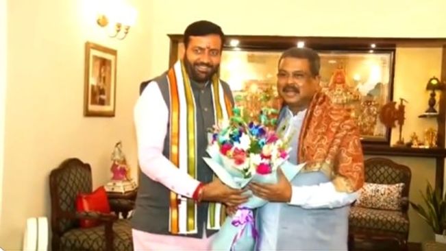 CM Nayab Singh Saini Meets Union Minister Dharmendra Pradhan After BJP’s Haryana Victory