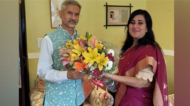 EAM Jaishankar Meets BJP's Bansuri Swaraj, Extends Best Wishes For Lok Sabha Campaign