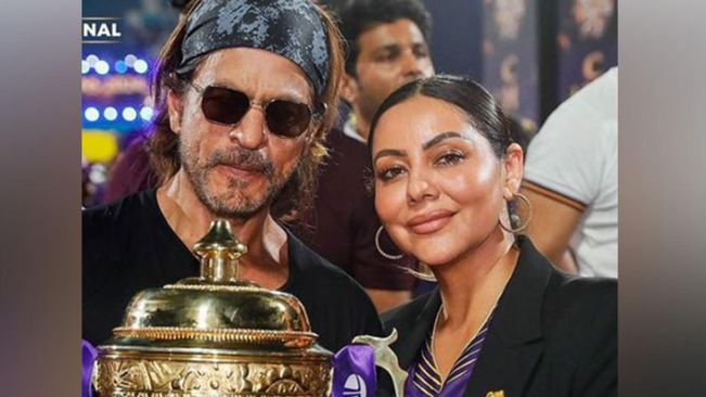 Shah Rukh Khan, Gauri pose with IPL trophy after KKR's big win