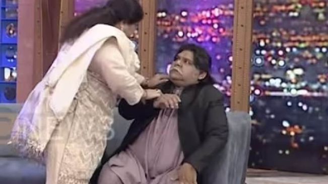 Watch Video: Pakistani Singer Hits Co-host For Lewd Remarks
