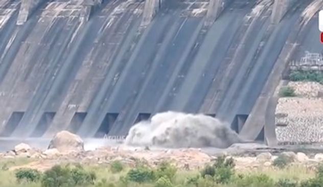 Hirakud Dam Release Season’s First Flood Water