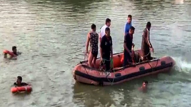 Vadodara boat capsize: FIR filed, manager and staff of boating firm among 18 booked for negligence