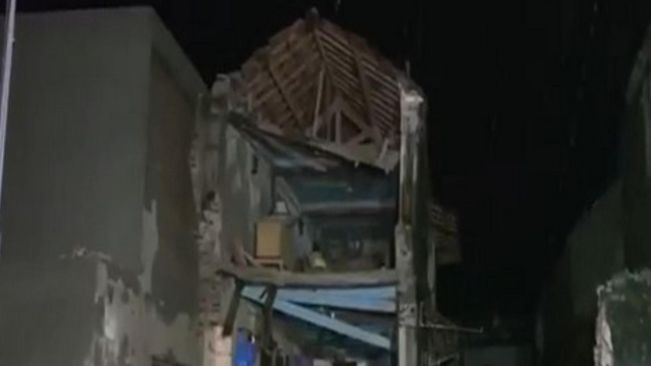 Gujarat: Three of family killed as building collapses in Dwarka