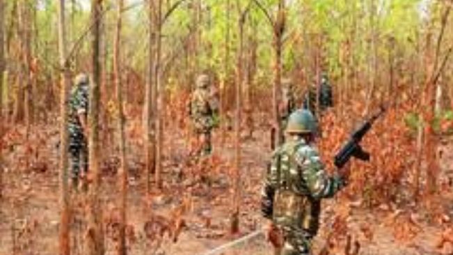 4 Naxals killed, 2 arrested during encounter in Chaibasa