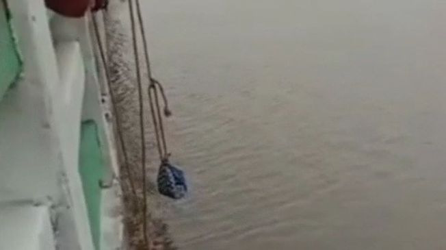 New born baby rescued from Madhusudan bridge river