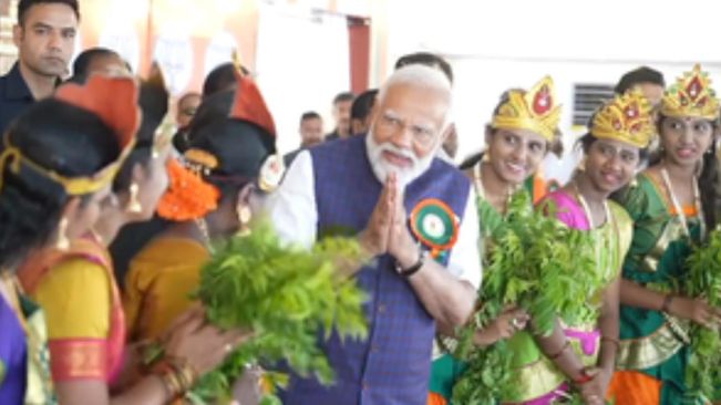 ‘11 Shakti Ammas’ share stage with PM Modi in Tamil Nadu’s Salem
