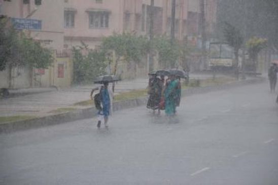Heavy rain forecast for Andhra due to cyclone in Bay of Bengal