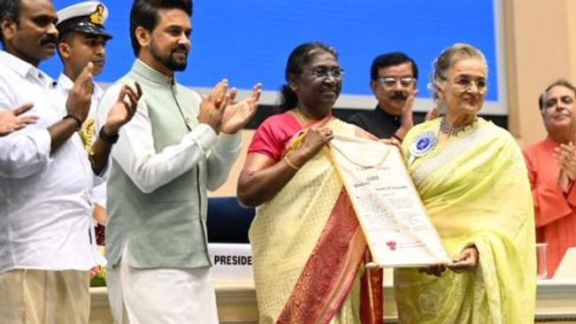 Asha Parekh conferred Dadasaheb Phalke Award
