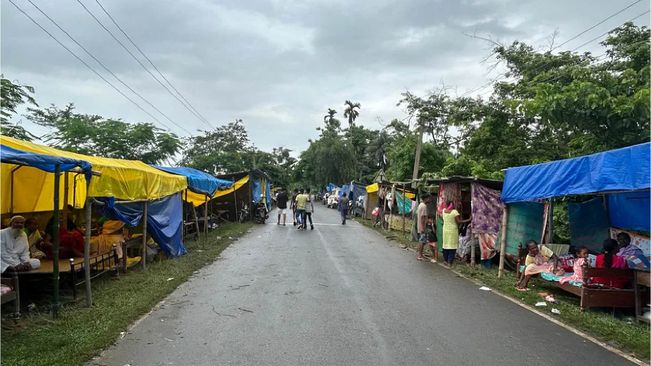 Assam: Flood Situation Remains Grim; Families Forced To Seek Refuge In Temporary Tents