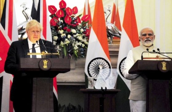 We will effectively introduce FTA between India & UK: Modi