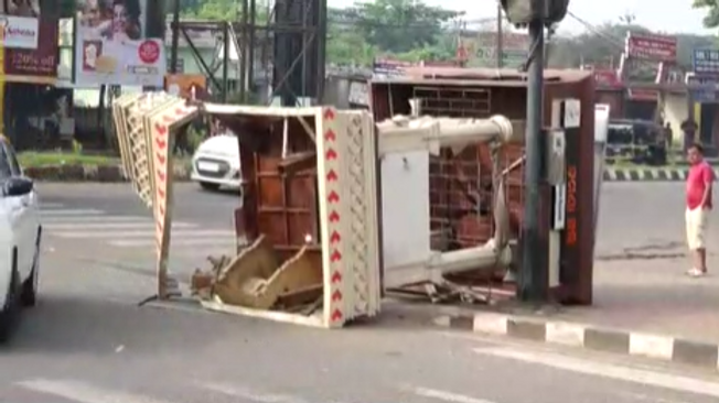 2 Critical As Car Rams Into Traffic Post In Bhubaneswar