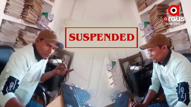 Bhadrak: Dalang RI suspended after video of bribe-taking goes viral