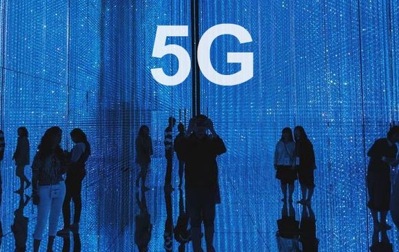 Students from school set up by President participate in 5G live demo