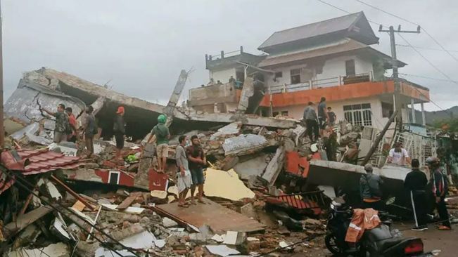 At least 46 killed, 700 injured in Indonesia earthquake