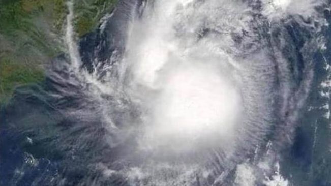 Cyclone Threat Looms As Depression Over Bay Of Bengal To Intensify By Oct 23, Says IMD